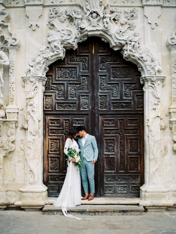 Elegant, fall Spanish inspired wedding at Mission San Jose in San Antonio Texas