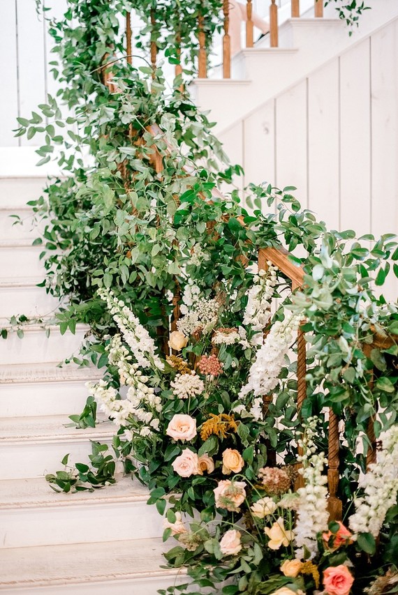 Gorgeous fine art fall wedding at the White Sparrow Barn in Dallas
