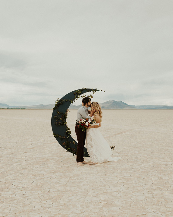 Lunar picnic elopement in the Alvord Desert Inspiration