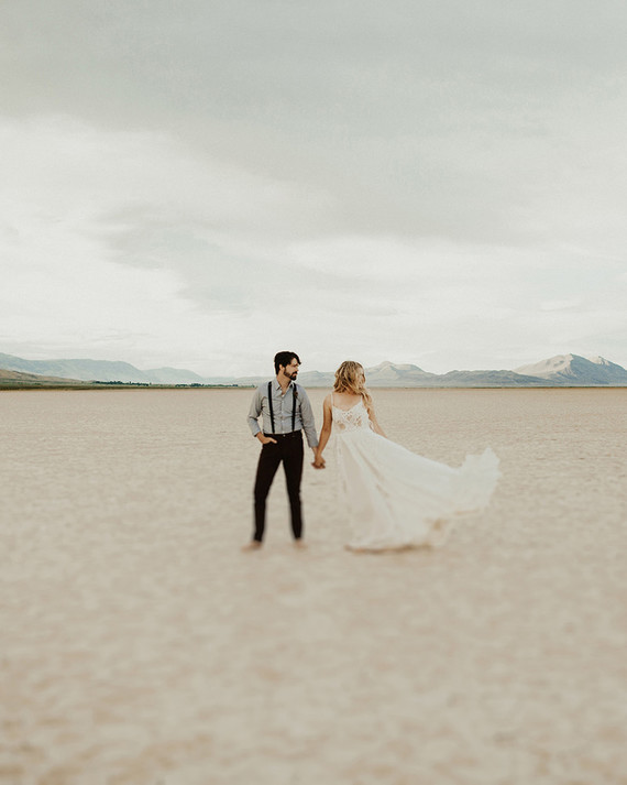 Lunar picnic elopement in the Alvord Desert Inspiration