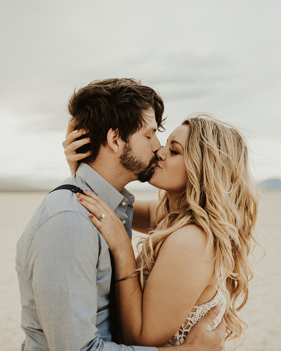 Lunar picnic elopement in the Alvord Desert Inspiration