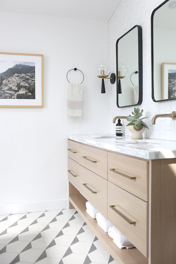 Amanda Dawbarn master bathroom