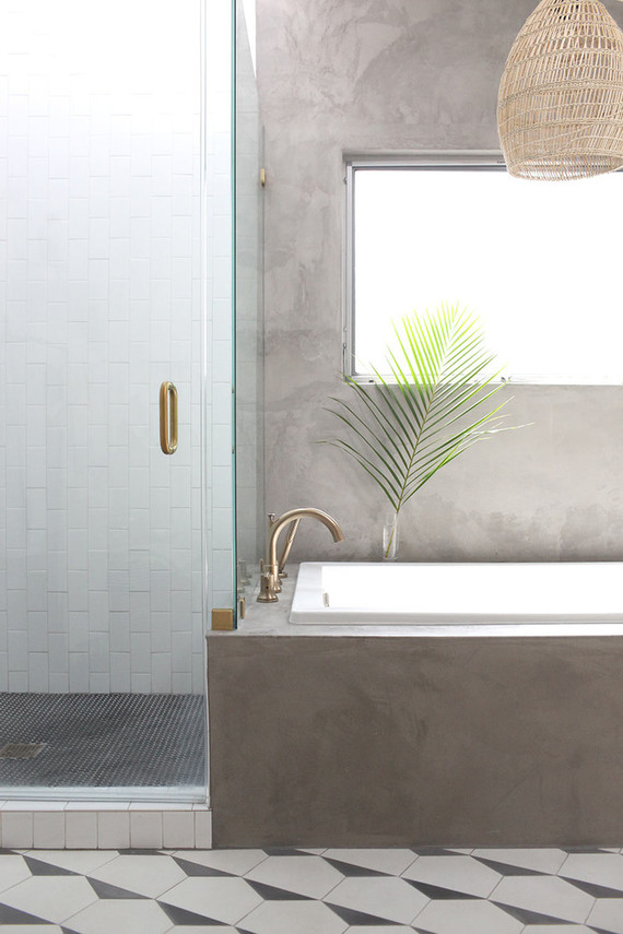 Amanda Dawbarn master bathroom