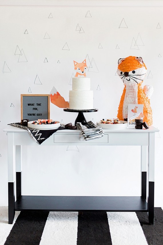 What does the fox say costume party birthday