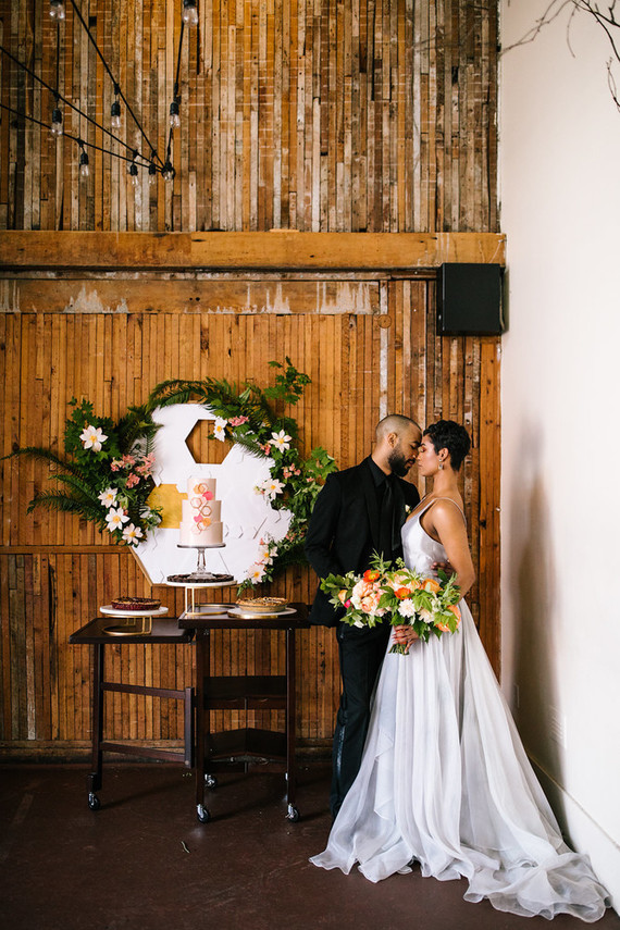 How to mix paper flowers with real flowers for the most beautiful bouquet