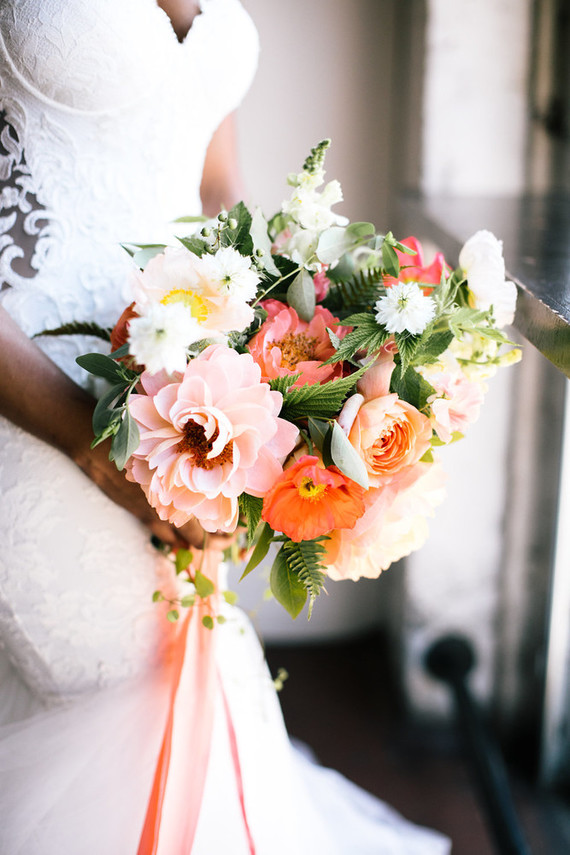 How to mix paper flowers with real flowers for the most beautiful bouquet