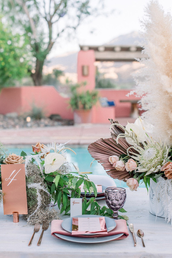 An all pink Palm Springs wedding (and venue!) with copper and pampas grass Inspiration