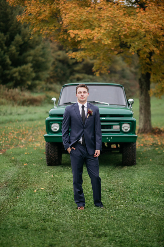 Autumn barn wedding in the Catskills with amazing florals