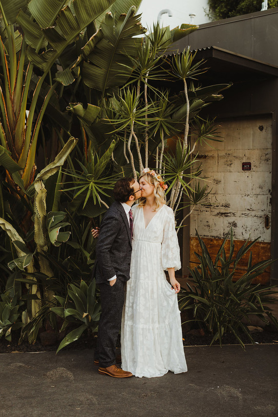 Modern tropical DTLA wedding with designer details at The Millwick