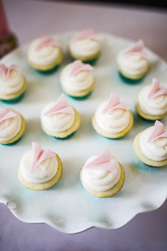 Emerald and pink travel inspired wedding at the USC University Club