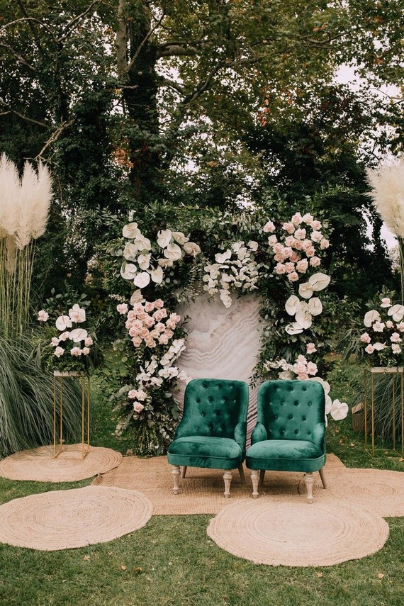 A moody dream garden wedding for a fashion forward couple at Palacio Villahermosa in Spain