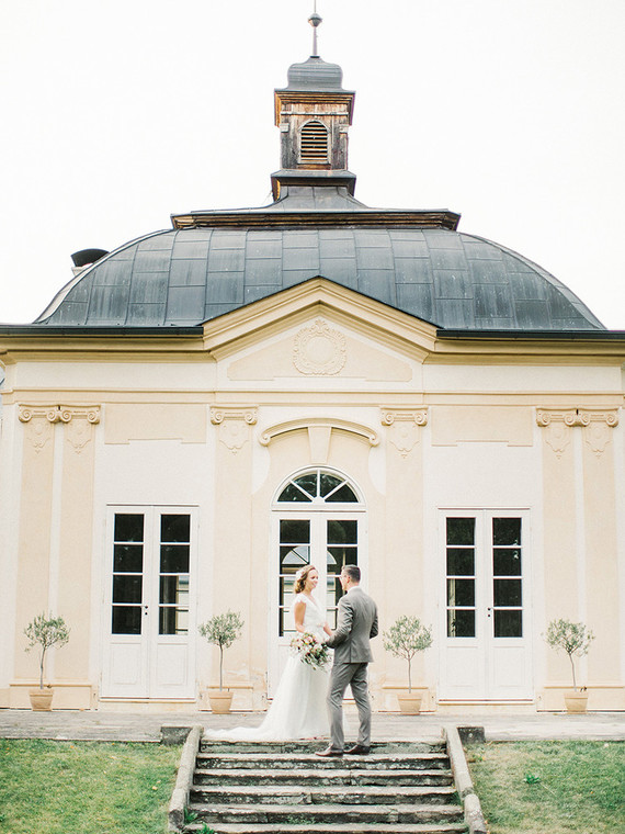 Sweet spring countryside wedding at Castle Bon Repos outside of Prague