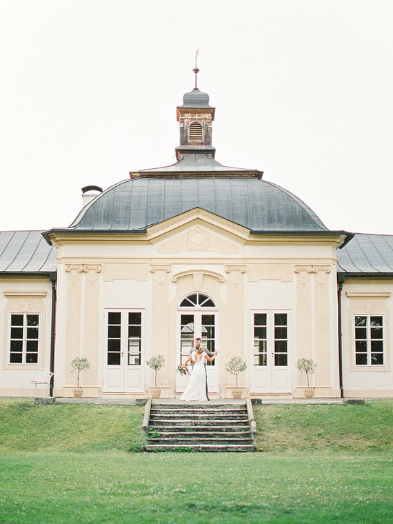 Sweet spring countryside wedding at Castle Bon Repos outside of Prague