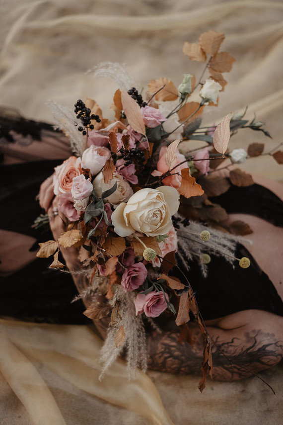moody fall wedding inspiration with shades of coral and rust