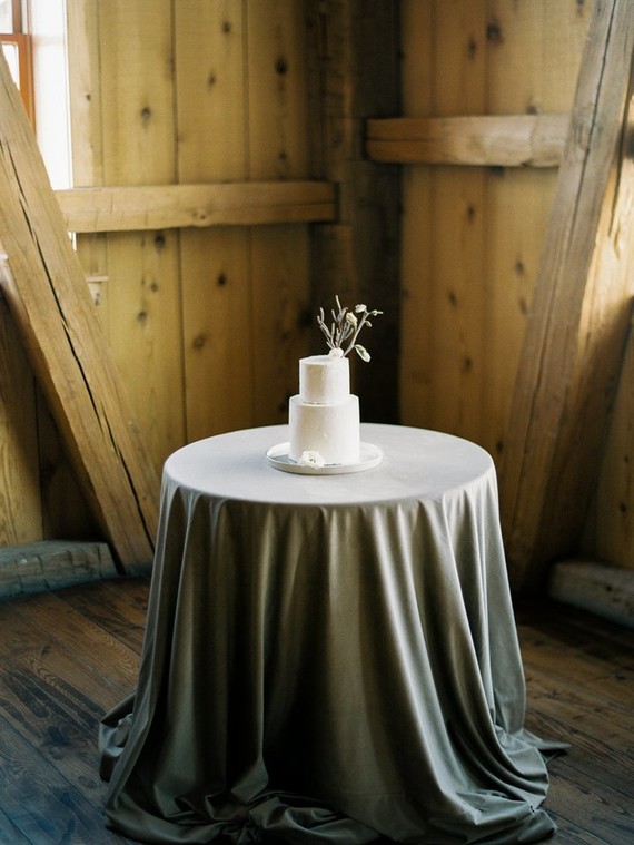 sweet petite winter wedding cake