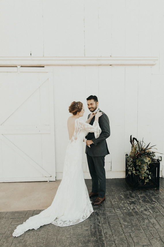 Rustic boho Kansas City barn wedding