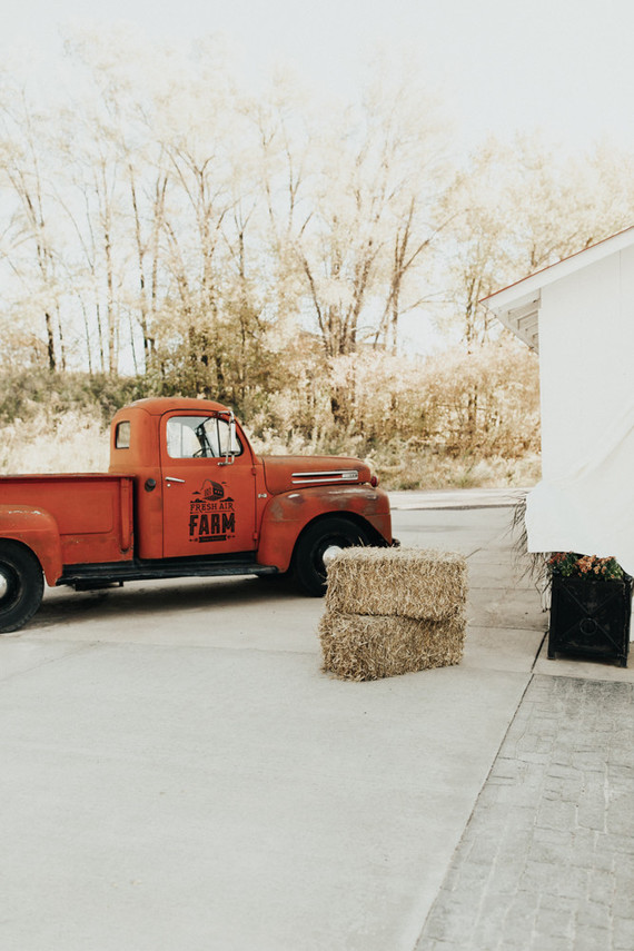 Rustic boho Kansas City barn wedding