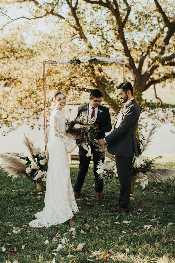 Rustic boho Kansas City barn wedding