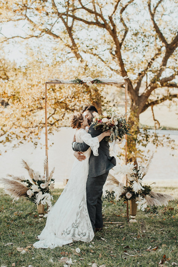 Rustic boho Kansas City barn wedding
