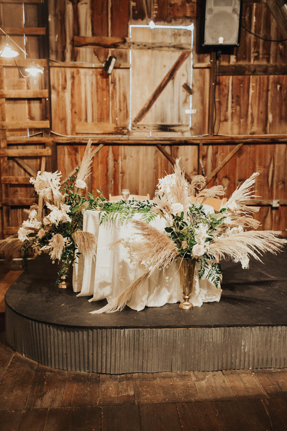 Rustic boho Kansas City barn wedding