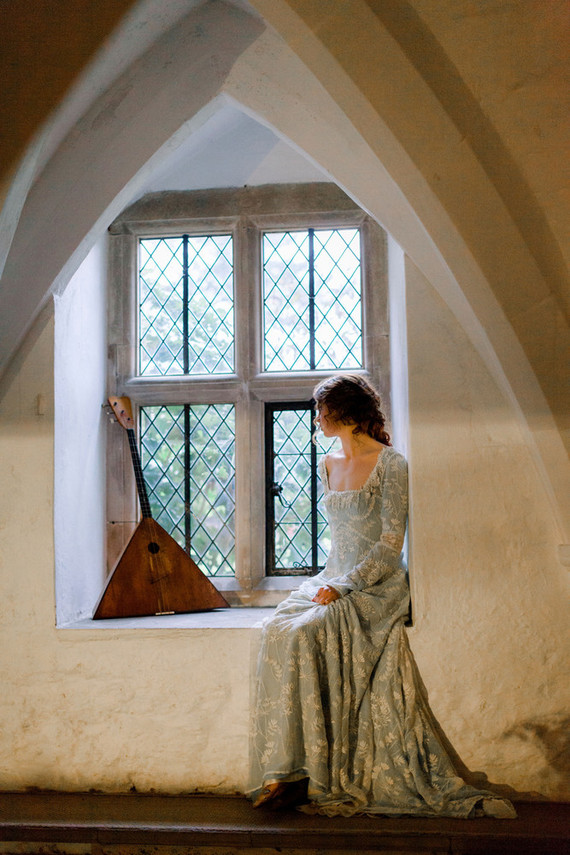 Ornate romantic British wedding editorial inspired by The Legend of Briar Rose