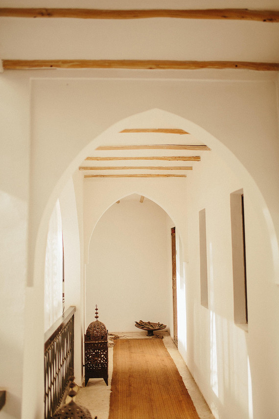 The ultimate in laid back desert chic is this stylish wedding in the Agfay desert outside of Marrakesh