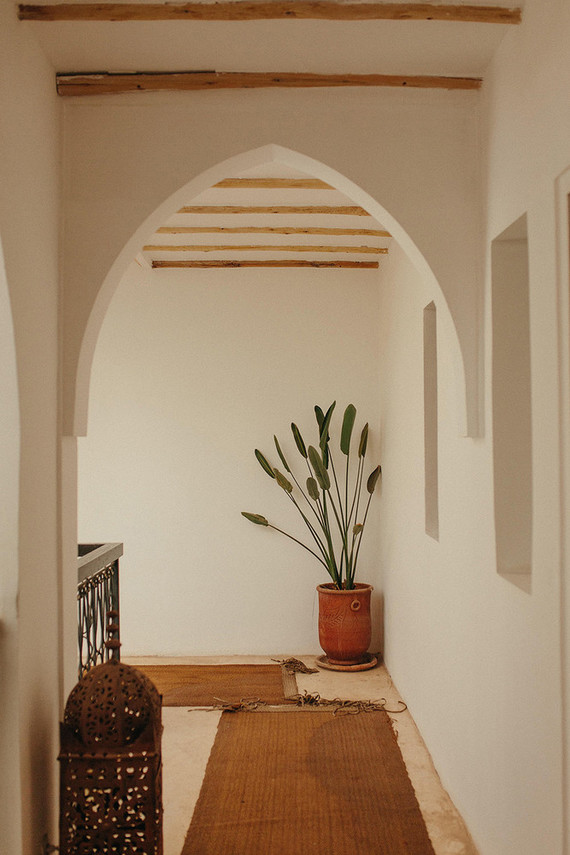 The ultimate in laid back desert chic is this stylish wedding in the Agfay desert outside of Marrakesh