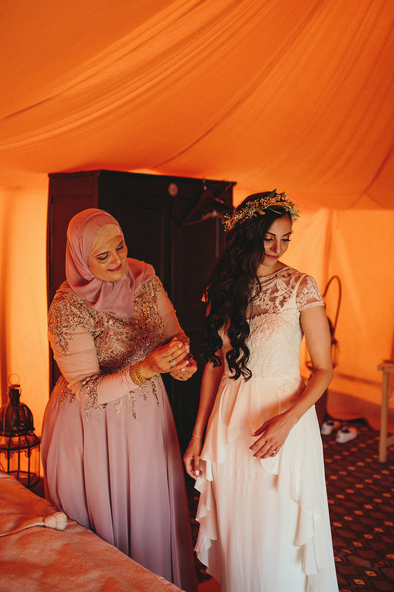 The ultimate in laid back desert chic is this stylish wedding in the Agfay desert outside of Marrakesh