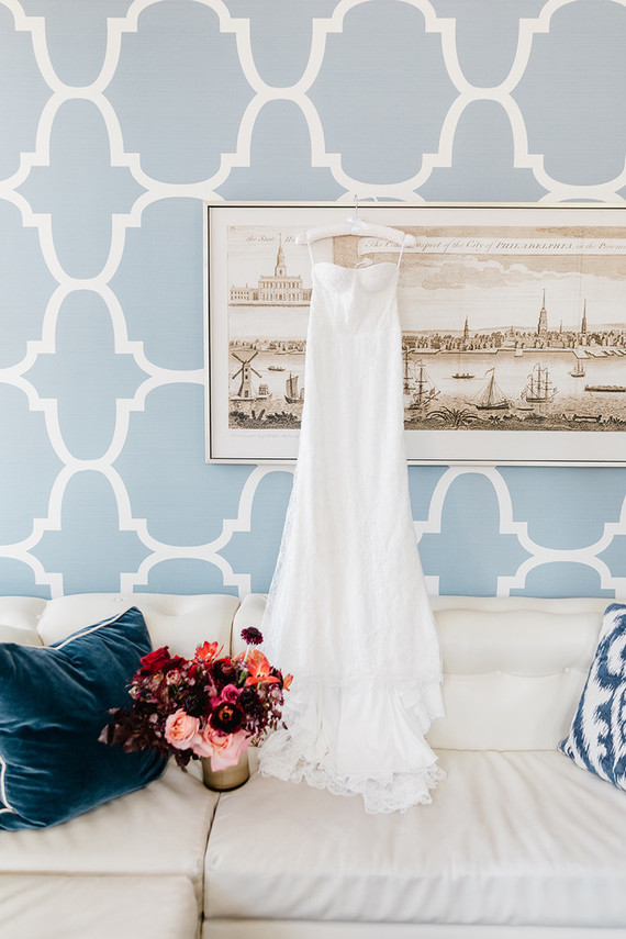 modern winter art gallery wedding in Philadelphia Inspiration