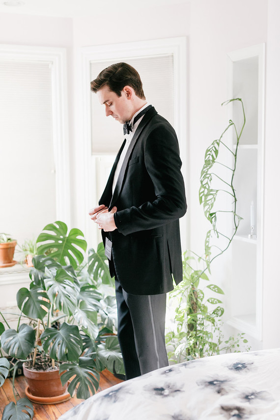 modern winter art gallery wedding in Philadelphia