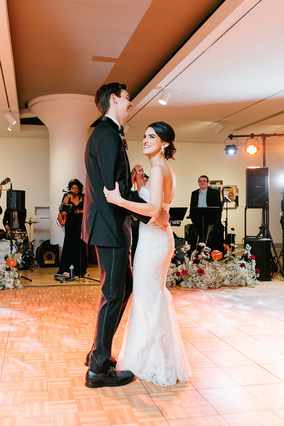 modern winter art gallery wedding in Philadelphia