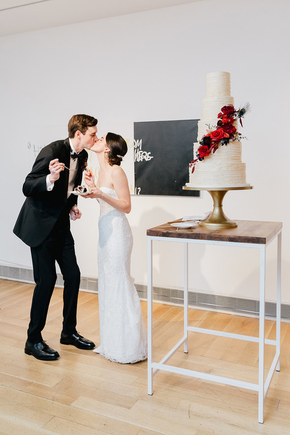 modern winter art gallery wedding in Philadelphia