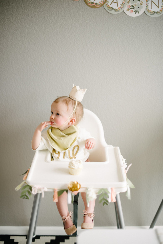 How to host and plan a sweet thoughtful pastel birthday party at home for twins