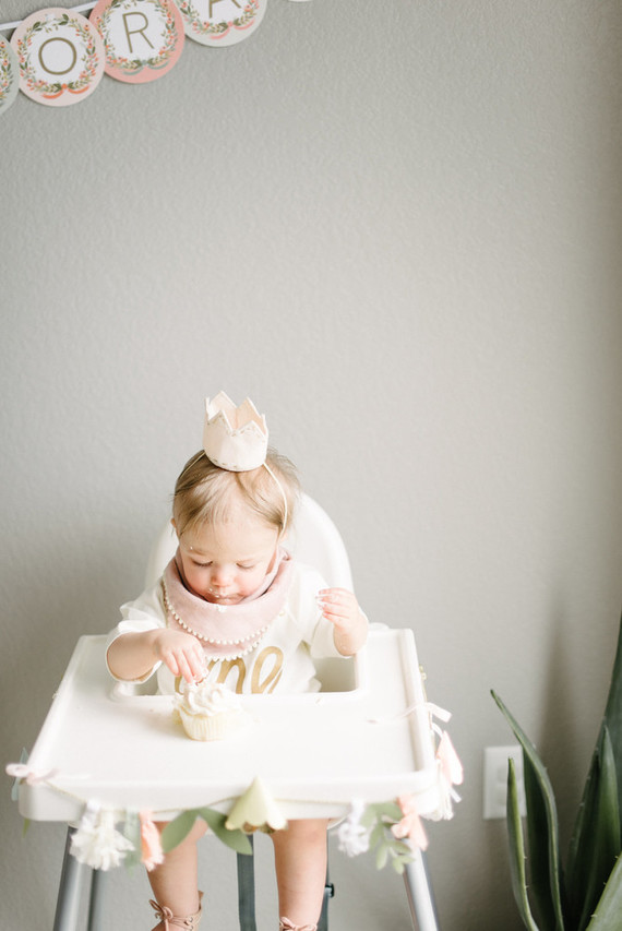 How to host and plan a sweet thoughtful pastel birthday party at home for twins