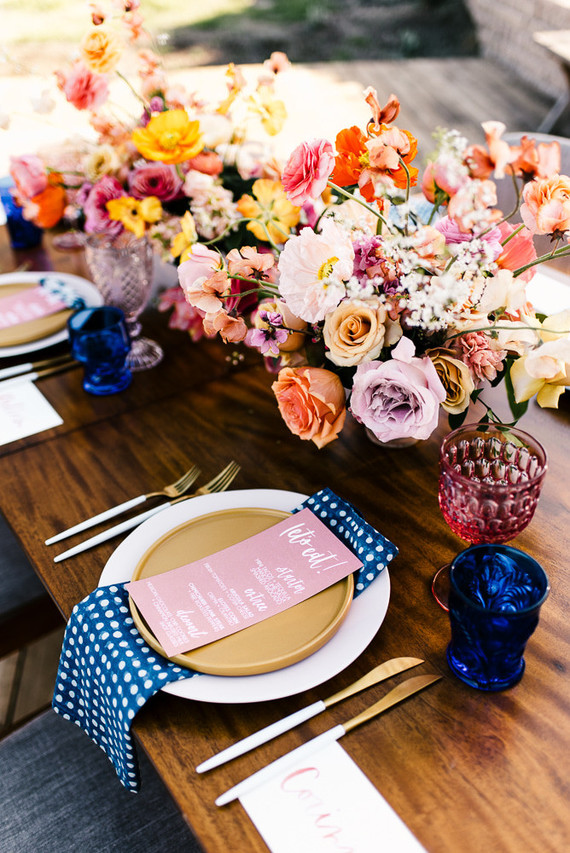 Colorful spring floral wedding in Southern California at Oakridge Farmhouse