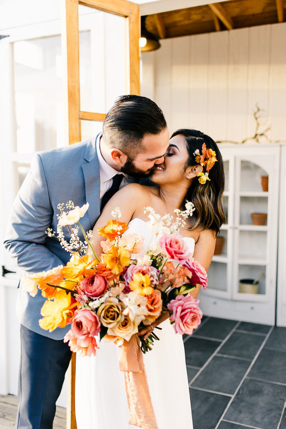 Colorful spring floral wedding in Southern California at Oakridge Farmhouse