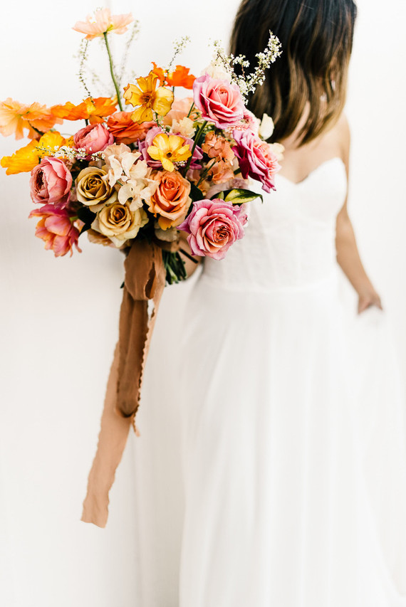 Colorful spring floral wedding in Southern California at Oakridge Farmhouse