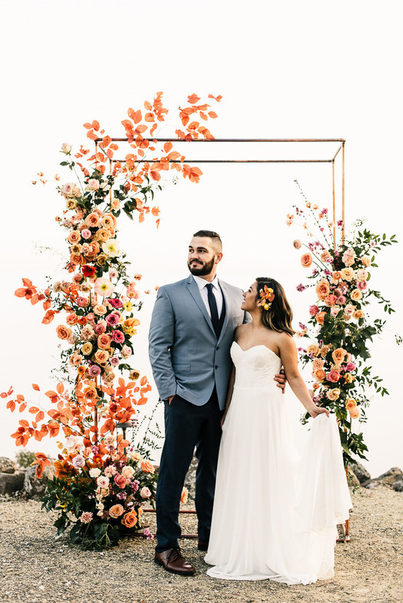 Colorful spring floral wedding in Southern California at Oakridge Farmhouse