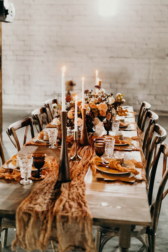 how to plan a minimalist fall elopement with modern rustic details