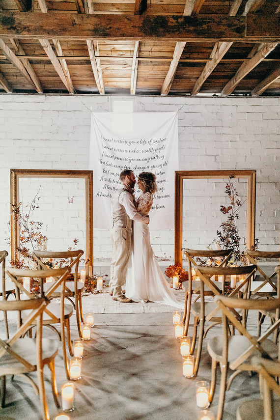 how to plan a minimalist fall elopement with modern rustic details