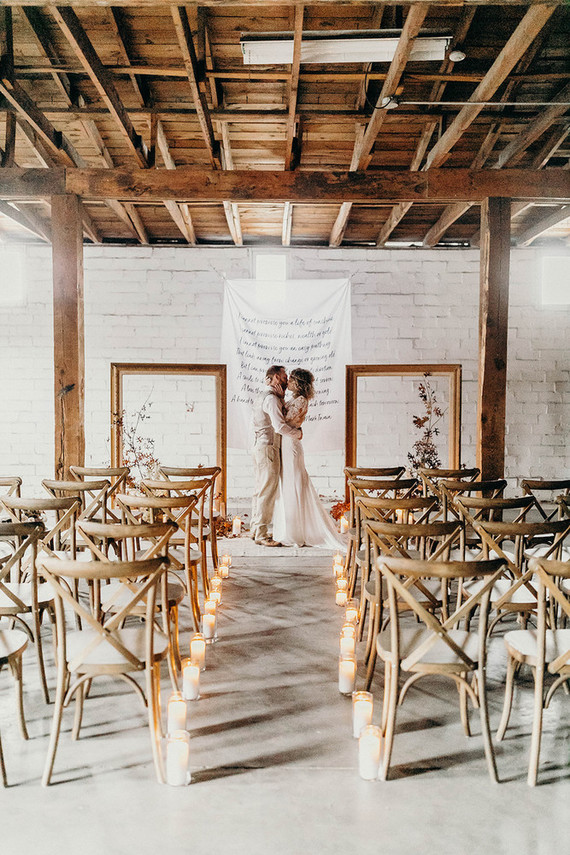 how to plan a minimalist fall elopement with modern rustic details