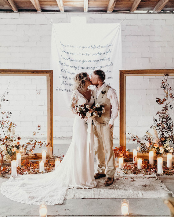 how to plan a minimalist fall elopement with modern rustic details