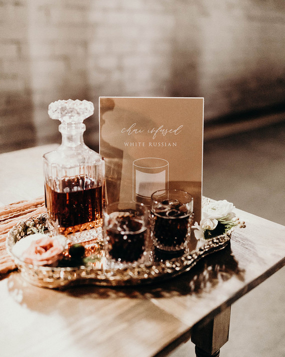 how to plan a minimalist fall elopement with modern rustic details