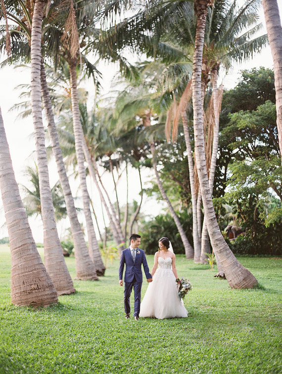 Romantic mauve Maui wedding with the most magical reception setting at Olowalu Plantation House
