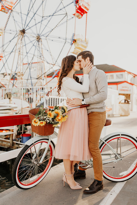 Ferris wheel engagement session + how to style your own Inspiration