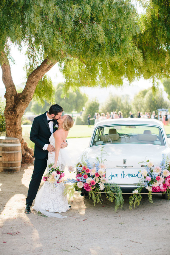 floral car decor for wedding Inspiration