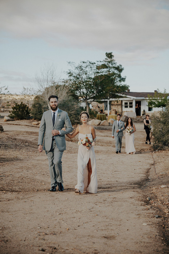 Folksy Joshua Tree wedding with the ultimate desert color palette