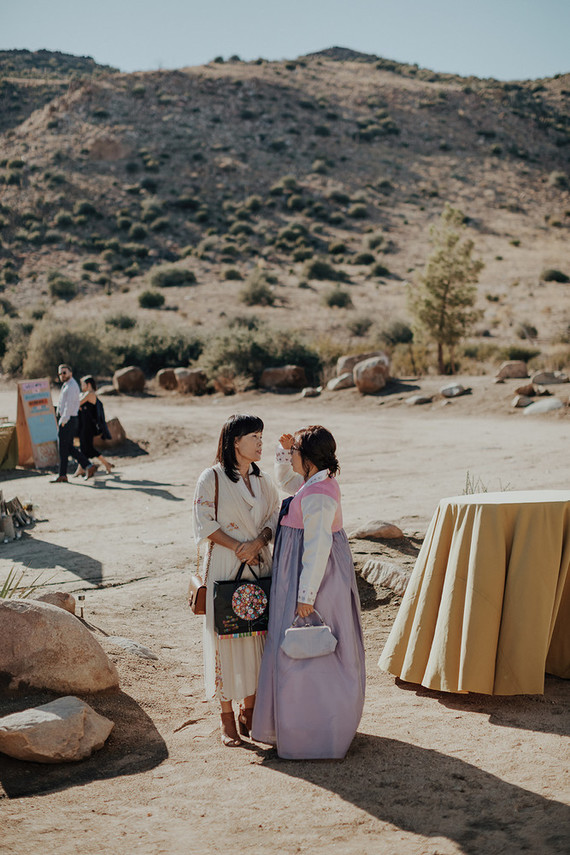 Folksy Joshua Tree wedding with the ultimate desert color palette