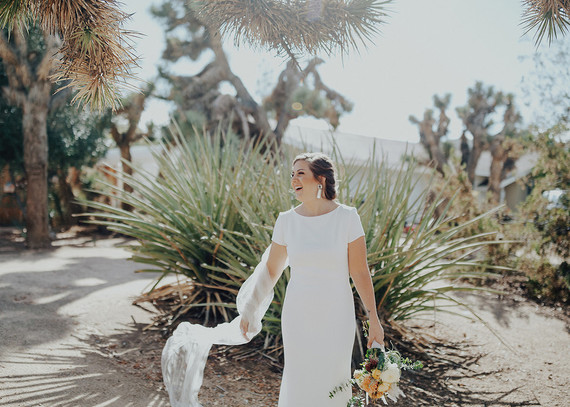 Folksy Joshua Tree wedding with the ultimate desert color palette