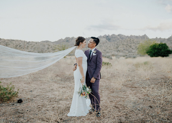 Folksy Joshua Tree wedding with the ultimate desert color palette